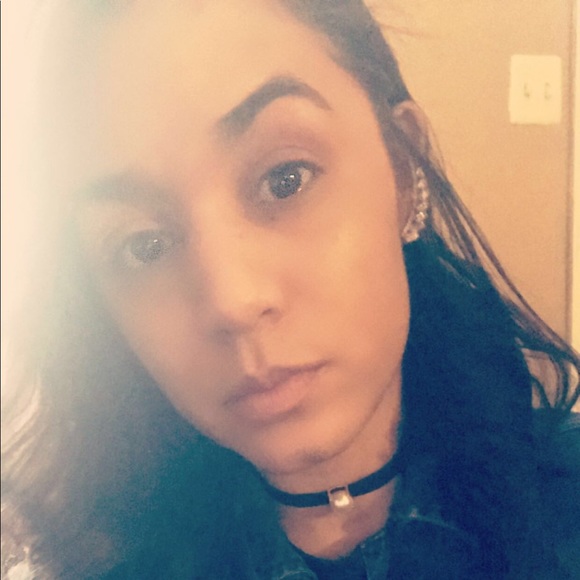 Meet your Posher, Edilsa - Picture 1 of 1